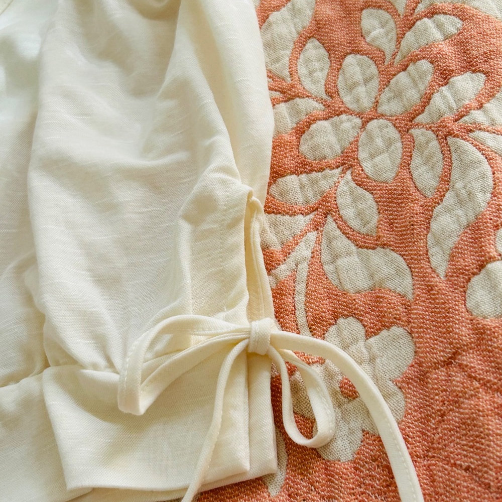 Ann Taylor cream colored top! NWT! Size Large! - Picture 7 of 11